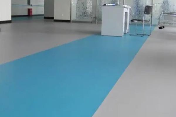 ayx爱游戏体育官方网站塑胶地板颜色多样化如何搭配室内装修？(图1)