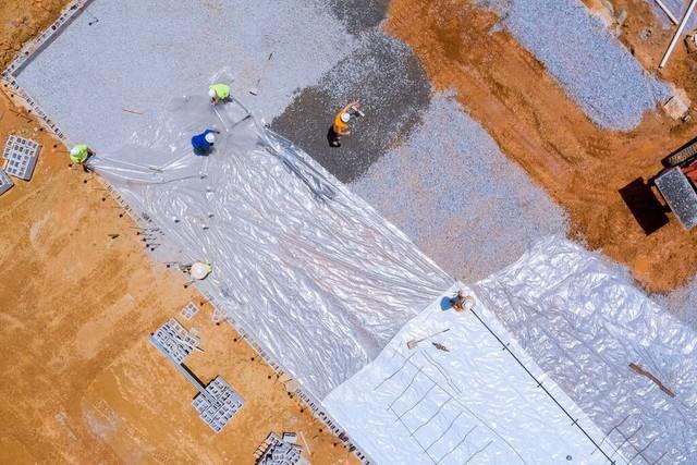 爱游戏体育APP官网入口塑胶跑道规范标准—塑胶跑道如何选购与维护(图4)